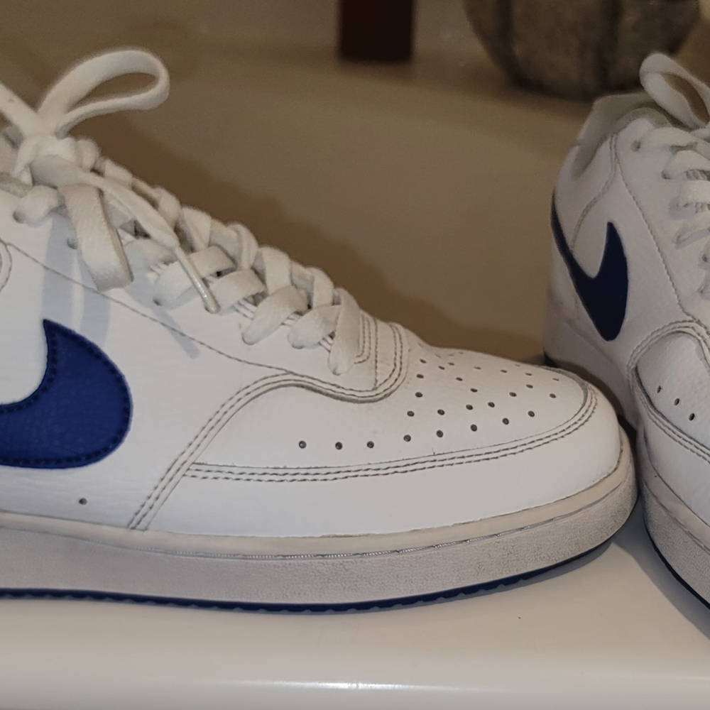 Nike White and Navy Athletic Sneakers